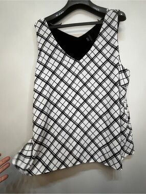 Summer light Black & White V-Neck Sleeveless Camisole
